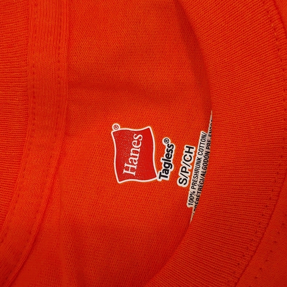 (3 for $6) Bundle of NWOT Hanes Tees Size Small - Picture 4 of 7